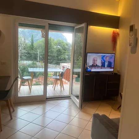 Cosy Piscine Bord De Èze